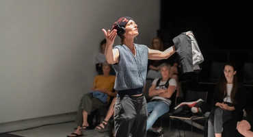 Performadavanje in vodeni ogled razstave Art Vital